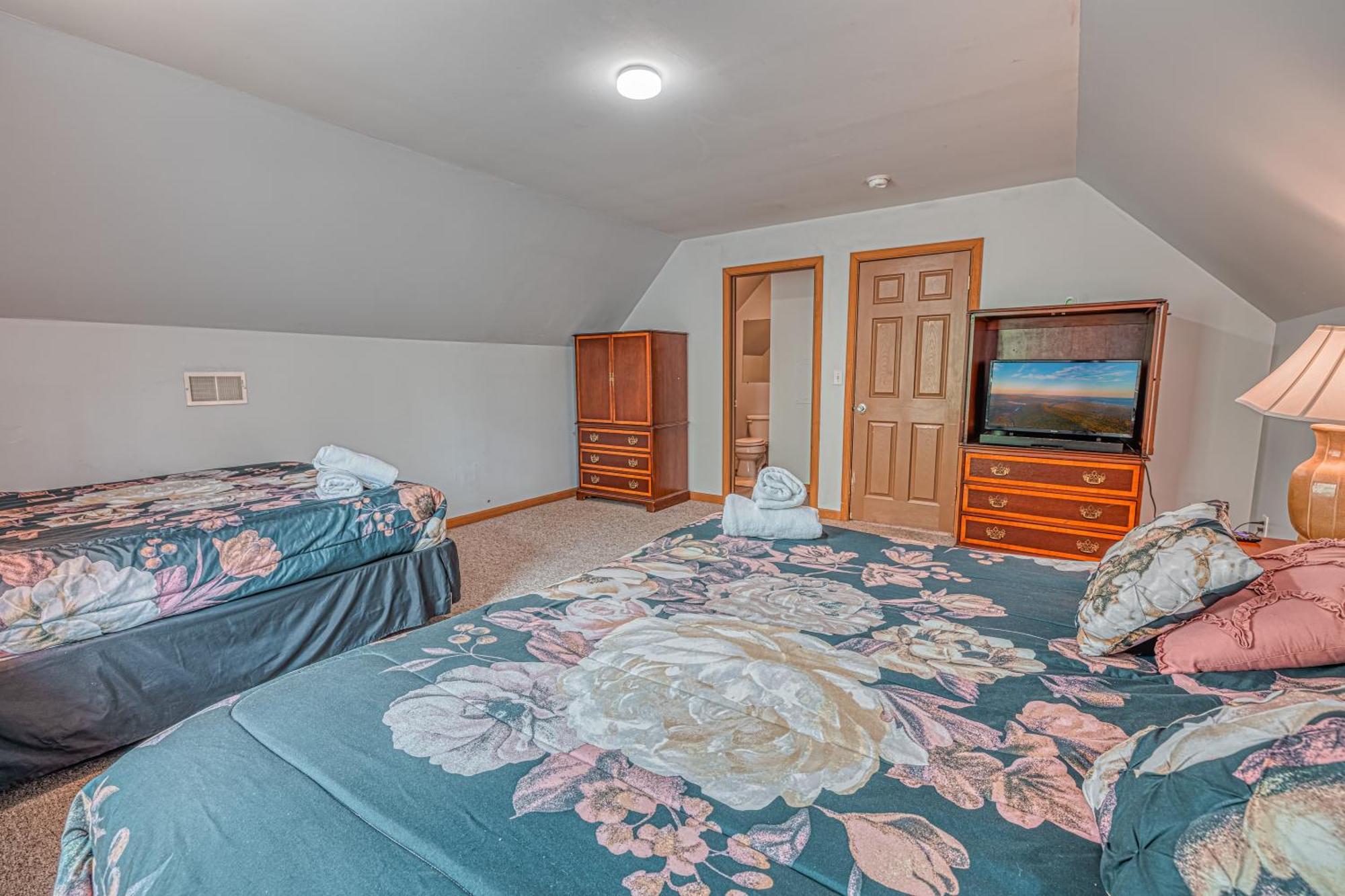 Grand Antilia - 6br W Hot Tub,gameroom & Bonusroom Chalet Briar Crest Woods